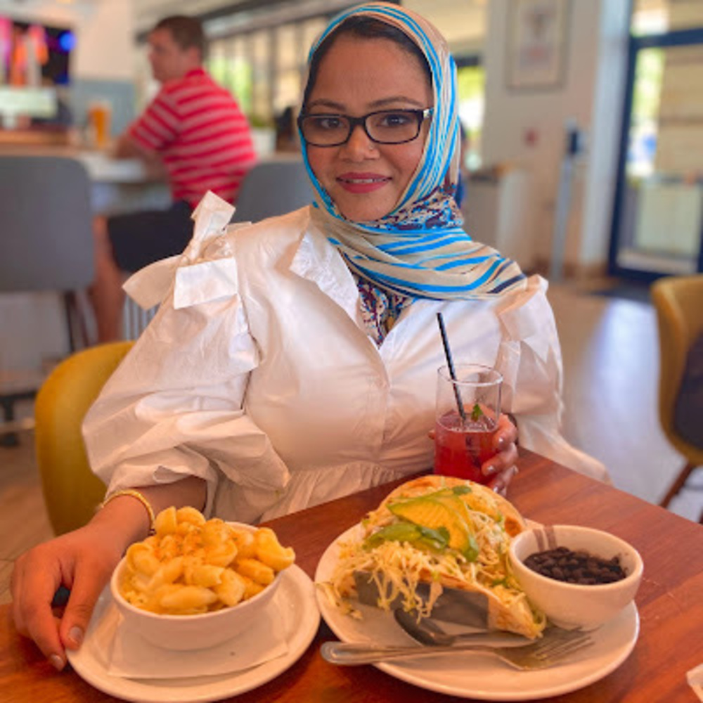 Meet your Posher, Saima